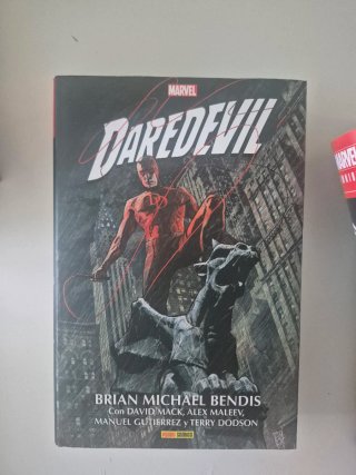 Daredevil omnibus Bendis 1 y 2 y Brubaker 1