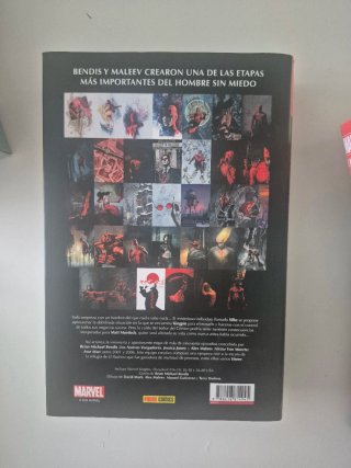 Daredevil omnibus Bendis 1 y 2 y Brubaker 1