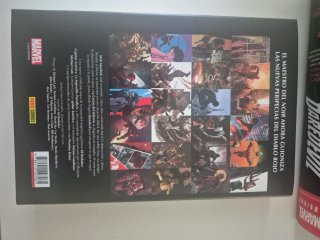 Daredevil omnibus Bendis 1 y 2 y Brubaker 1