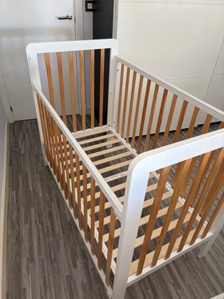 Cuna colecho Ikid blanca y madera