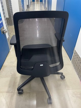 5 Sillas de Oficina Interstuhl Buen Estado
