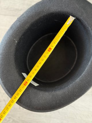 Sombrero de copa negro