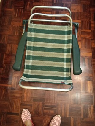 Tumbona plegable de tela y metal