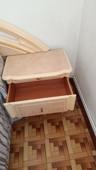 Armario mesillas y cómoda precios negociable