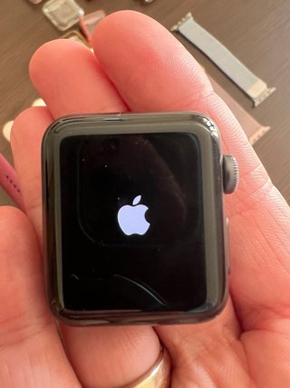 Apple Watch Series 3 38mm Negro y 7 correas