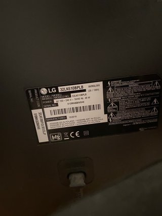 Smart TV LG 32" + Soporte de pared incluido