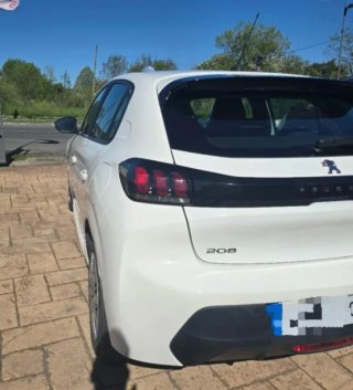 Peugeot 208 2021