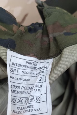 Pantalones militares Goretex con tirantes M-L
