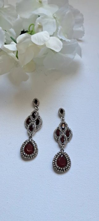 Pendientes de fiesta rojos y plateados