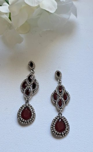 Pendientes de fiesta rojos y plateados
