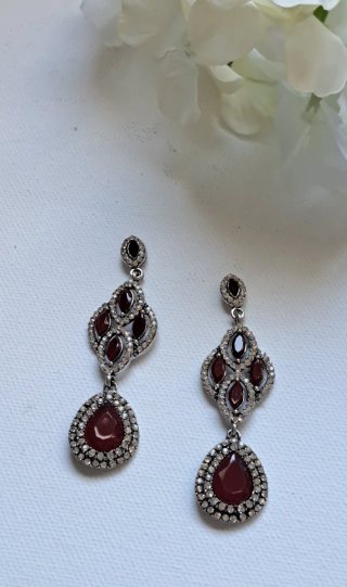 Pendientes de fiesta rojos y plateados