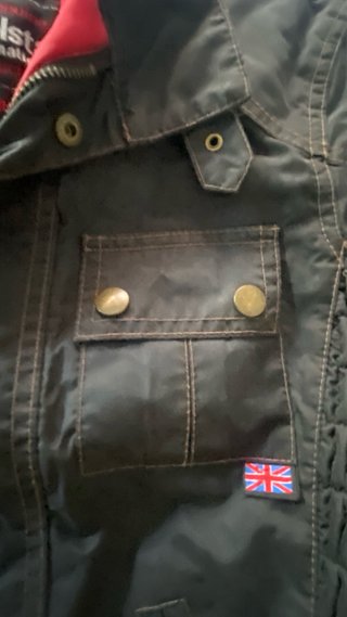 Cazadora Belstaff Talla 40 pequeña equivale a 38