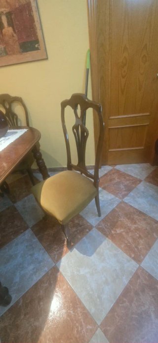 Mesa de salón con 6 sillas