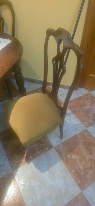 Mesa de salón con 6 sillas