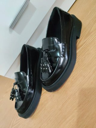 Mocasines niña negros con flecos