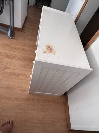 Escritorio blanco de madera