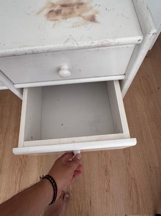 Escritorio blanco de madera