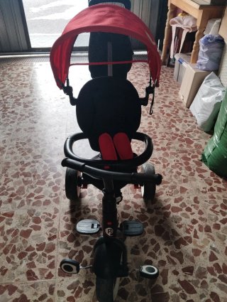 Triciclo infantil QPlay cómodo