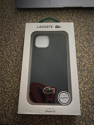 Funda iPhone 15 Lacoste Negra