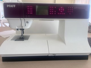 Máquina de coser Pfaff Quilt Expression 4.2