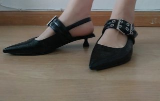 Zapatos negros tacón bajo con hebilla