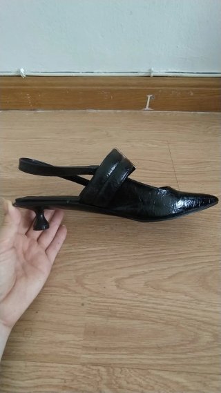 Zapatos negros tacón bajo con hebilla