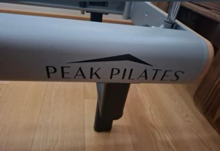 Reformer Peak Pilates con accesorios