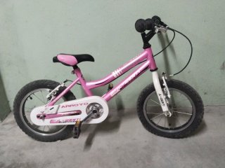 Bicicleta infantil rosa ARROYO