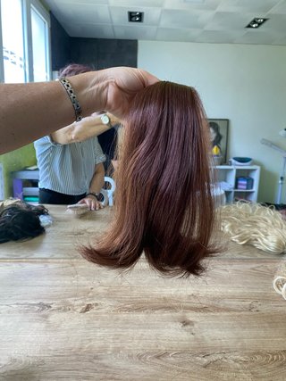 Peluca castaña de pelo natural