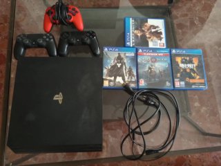 O cambio  A unas meta quest . PS4 Pro 1TB + 3 Cont