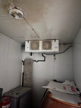 Nevera industrial blanca