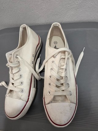 Scarpe da ginnastica bianche taglia 41 Come 42
