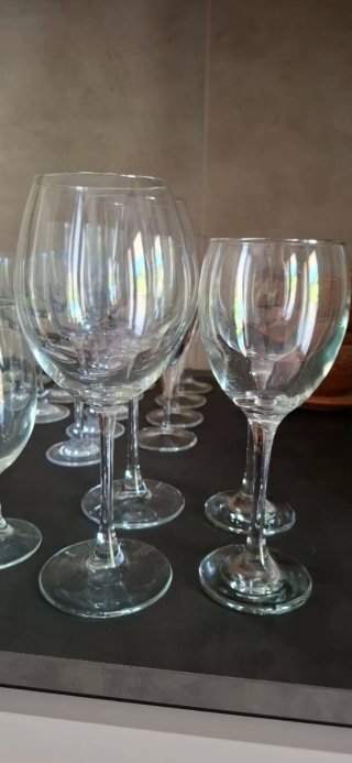 31 Bicchieri e Calici in Vetro Trasparente