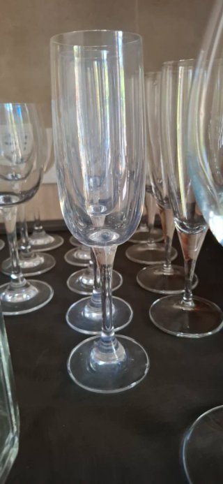 31 Bicchieri e Calici in Vetro Trasparente