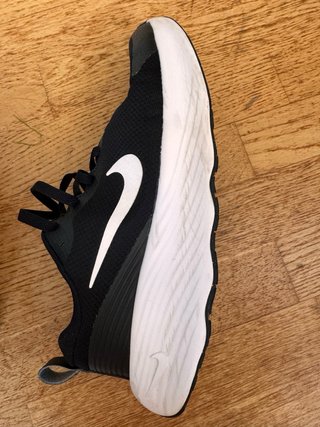 Zapatillas Nike Negras y Blancas Talla 42.5