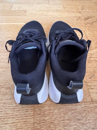 Zapatillas Nike Negras y Blancas Talla 42.5