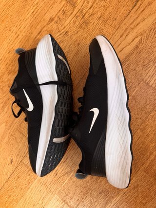 Zapatillas Nike Negras y Blancas Talla 42.5