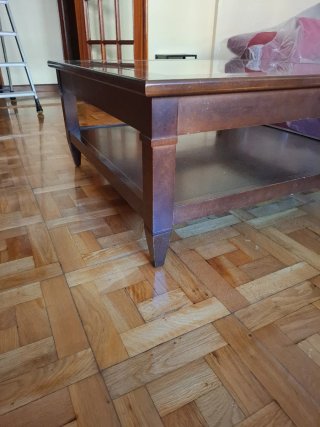 Mesa de centro de madera y cristal