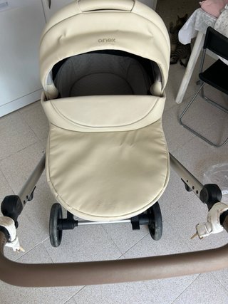 Carro de bebé color beige Anex Eli