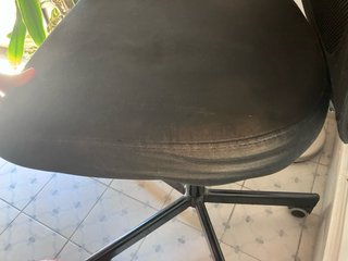 Silla ergonómica de oficina negra