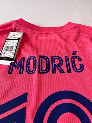 Camiseta Real Madrid 2020 Modrić 10 manga larga