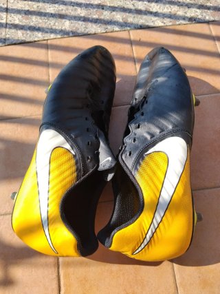 Scarpe Nike Tiempo Calcio Nero Giallo