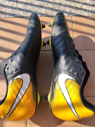 Scarpe Nike Tiempo Calcio Nero Giallo