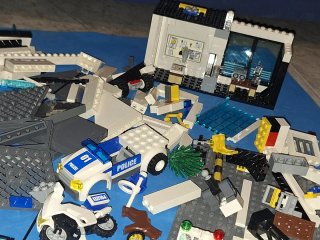 Lego City 7744 Police  Station