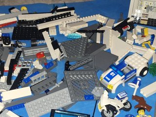 Lego City 7744 Police  Station