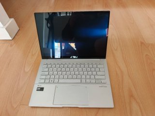 Asus Zenbook 14 UX3405 OLED