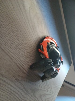 Coche teledirigido McLaren naranja