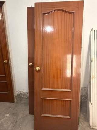 2 Puertas de madera