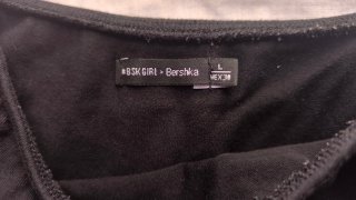Blusa negra con volantes