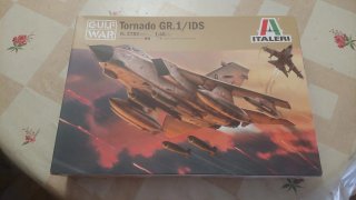 MAQUETA AVION MILITAR